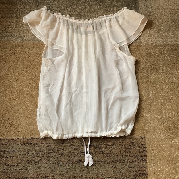 Women’s Hollister Cream Short Sleeve Ruched Top - Size Large - Picture 4 of 6